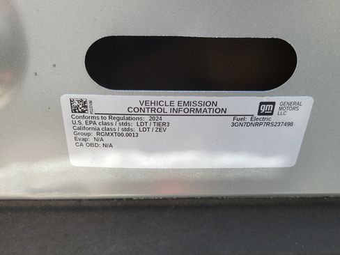 Used 2024 Chevrolet Equinox EV RS FWD image 26