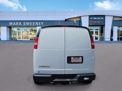 Used 2021 Chevrolet Express 2500 w/ Driver Convenience Package RWD image 28