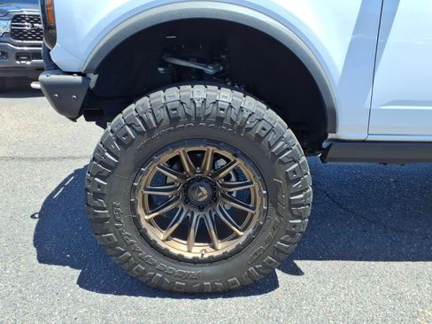 Used 2023 Ford Bronco Wildtrak AWD/4WD image 9