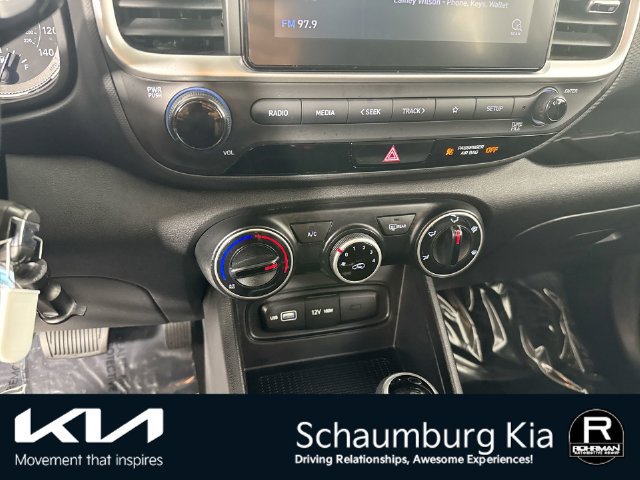 Used 2022 Hyundai Venue SE FWD image 9
