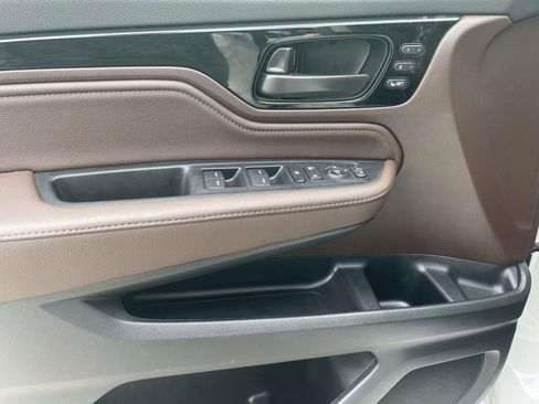 Used 2025 Honda Odyssey Touring image 19
