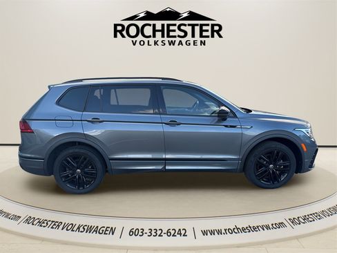 Used 2022 Volkswagen Tiguan SE R-Line image 10