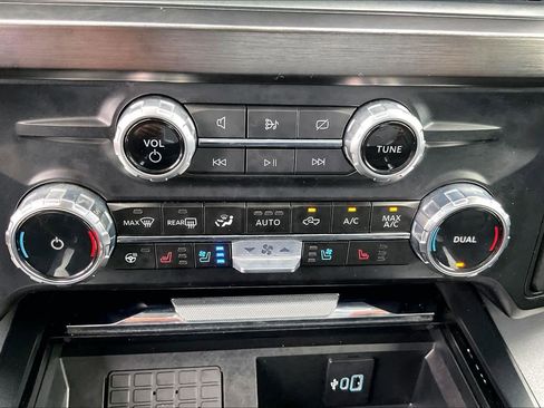 Used 2024 Ford F250 Lariat w/ Lariat Ultimate Package AWD/4WD image 33