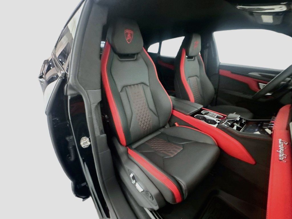 Used 2026 Lamborghini Urus SE AWD/4WD image 30