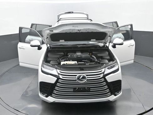 Used 2023 Lexus LX 600 4WD w/ Interior Upgrade Package image 36
