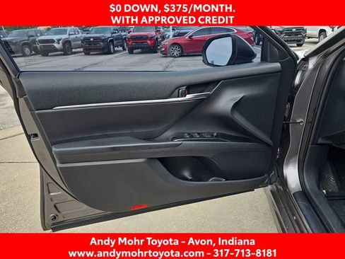 Used 2020 Toyota Camry SE FWD image 11