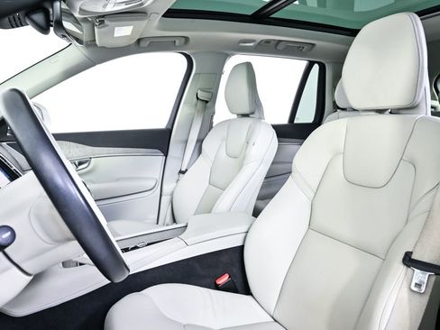 Certified 2023 Volvo XC90 B5 Plus image 7