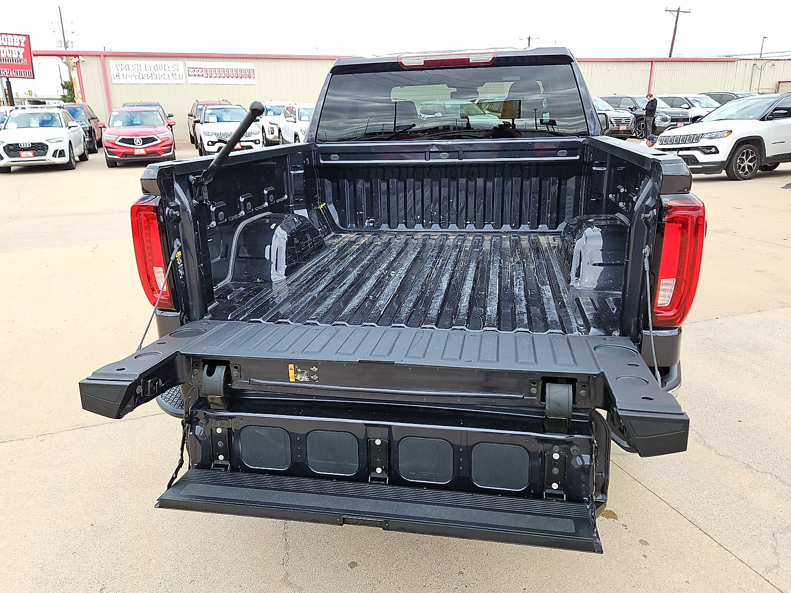 Used 2025 GMC Sierra 1500 SLT AWD/4WD image 7