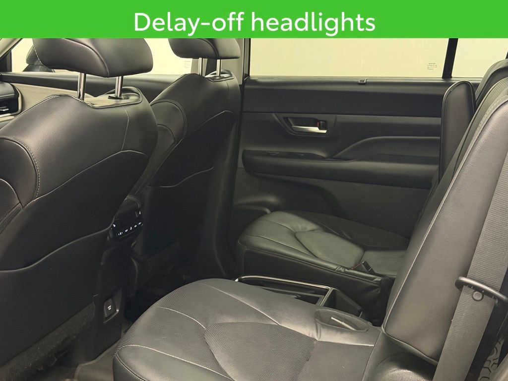 Used 2024 Toyota Grand Highlander AWD image 27