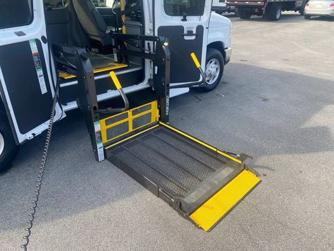 Used 2014 Ford E-350 and Econoline 350 Extended Super Duty w/ Power Group RWD image 24