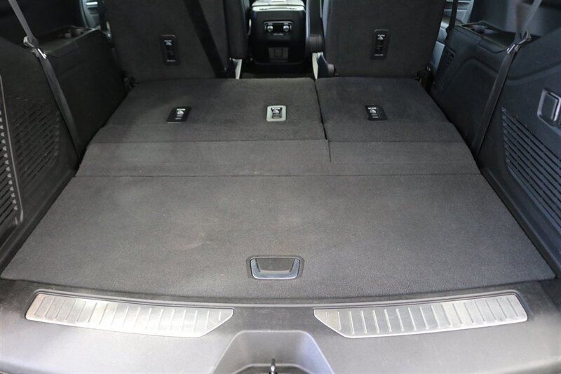 Used 2022 GMC Yukon Denali AWD/4WD image 64