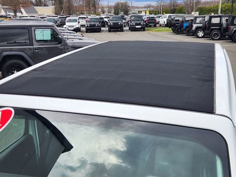 Used 2021 Jeep Wrangler Unlimited Rubicon image 53