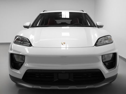 New 2025 Porsche Macan 4S Electric image 8