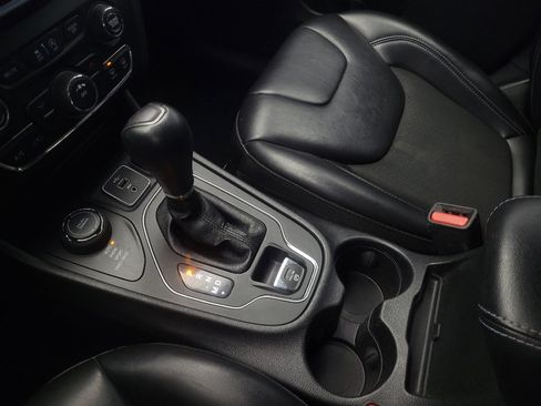 Used 2020 Jeep Cherokee Latitude w/ Quick Order Package 26F North image 26