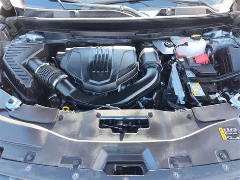 Used 2025 Chevrolet Traverse LT w/ Driver Confidence Package image 12