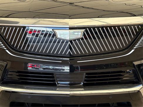 New 2025 Cadillac Escalade IQ Luxury 2 w/ LPO, Radiant Package image 12