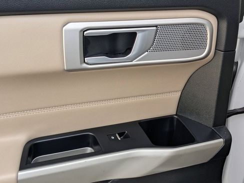 Used 2023 Ford Explorer Limited image 26