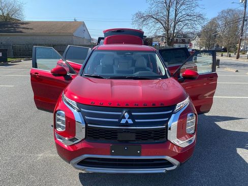 New 2025 Mitsubishi Outlander SE image 29