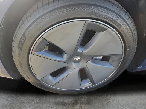 Used 2022 Tesla Model 3 Long Range image 9