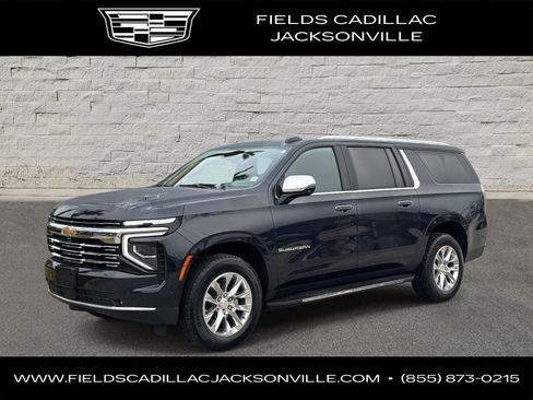 Used 2025 Chevrolet Suburban Premier image 1
