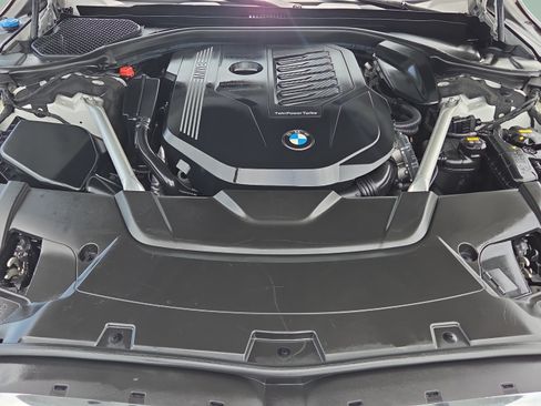 Used 2020 BMW 740i w/ M Sport Package RWD image 19