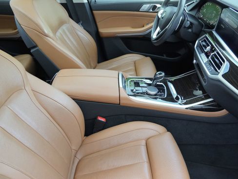 Used 2020 BMW X7 xDrive40i w/ Premium Package AWD/4WD image 12