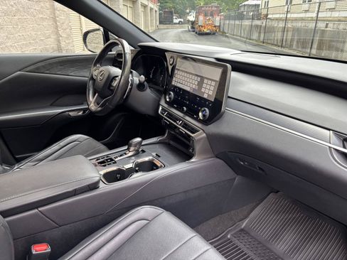 Used 2023 Lexus RX 350 F Sport w/ Accessory Package AWD/4WD image 9