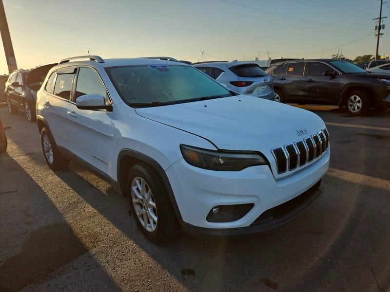 Used 2019 Jeep Cherokee Latitude Plus FWD image 1
