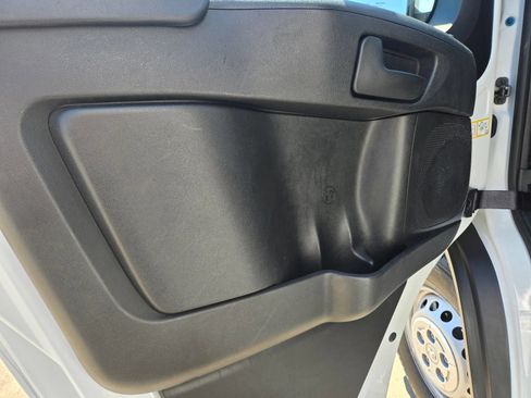 Used 2025 RAM ProMaster 2500 w/ Convenience Group FWD image 15