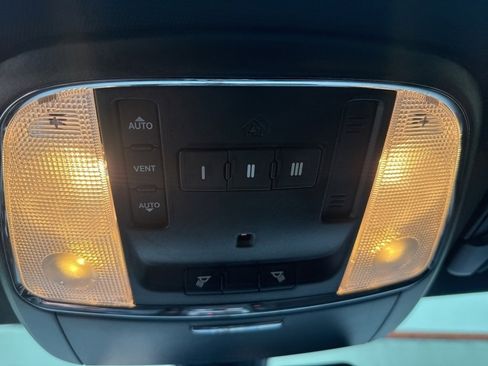 Used 2017 Dodge Charger R/T image 19