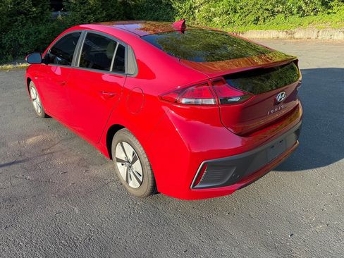 Used 2020 Hyundai Ioniq Blue FWD image 10