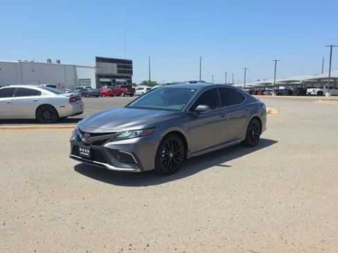 Used 2024 Toyota Camry XSE FWD image 2