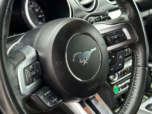 Used 2019 Ford Mustang Coupe RWD image 29