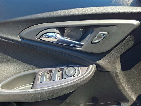Used 2022 Chevrolet Malibu LT FWD image 13