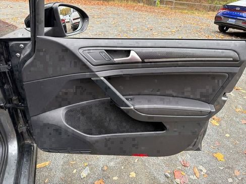 Used 2019 Volkswagen Golf R 4-Door image 10