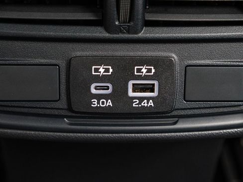 Used 2025 Subaru Forester Premium AWD/4WD image 31
