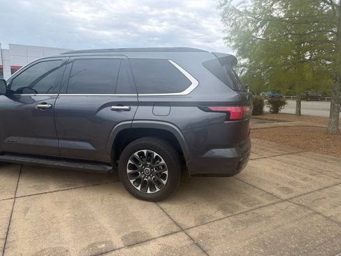 Used 2023 Toyota Sequoia Limited w/ Tow Technology Package AWD/4WD image 3