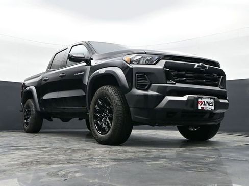 Used 2025 Chevrolet Colorado Trail Boss AWD/4WD image 21