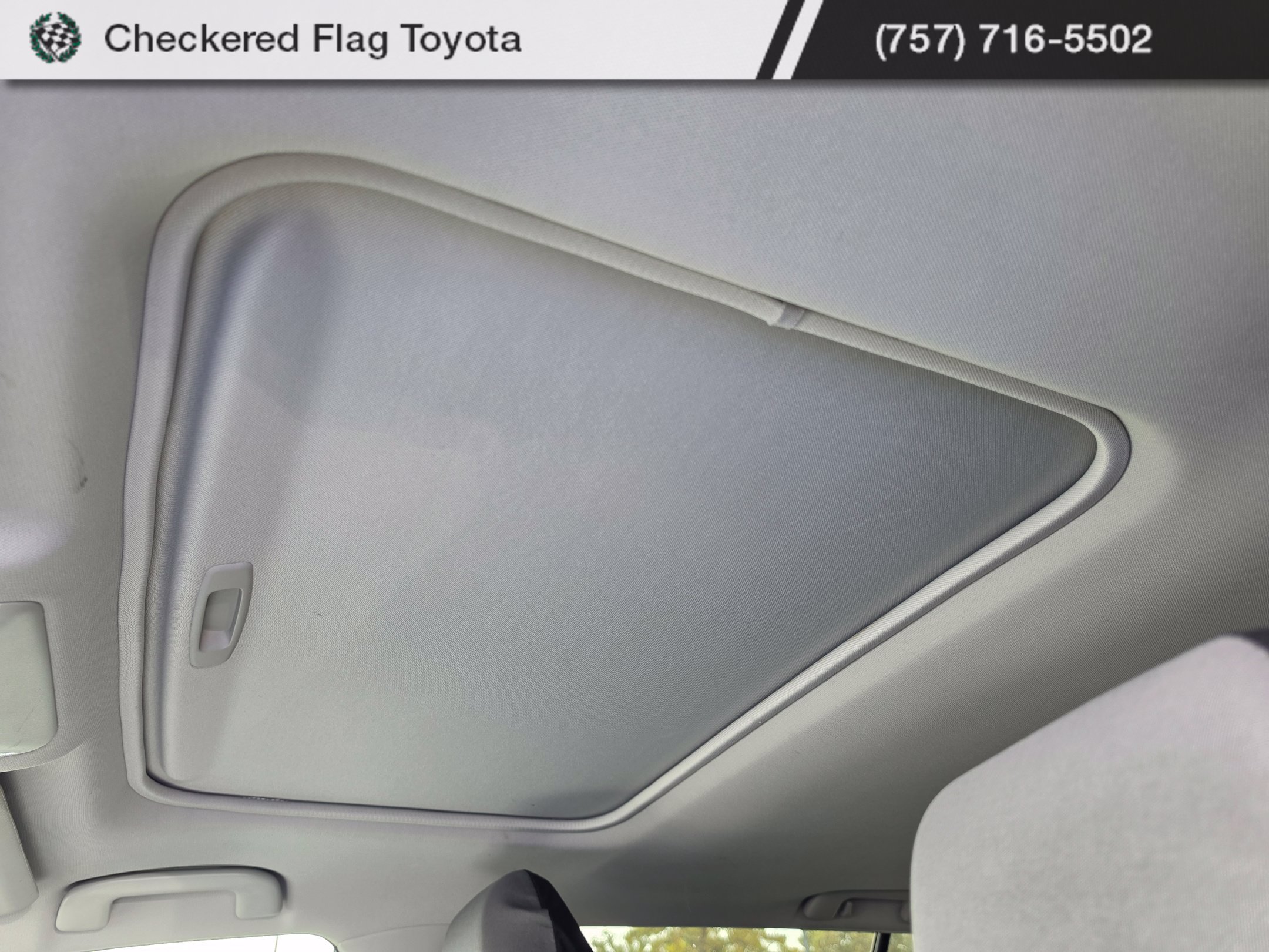 Used 2022 Toyota RAV4 XLE w/ Convenience Package AWD/4WD image 9