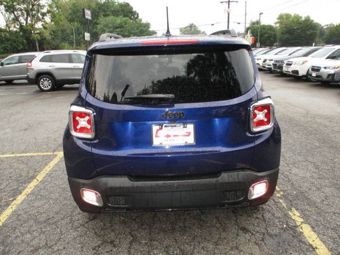 Used 2017 Jeep Renegade Altitude FWD image 12