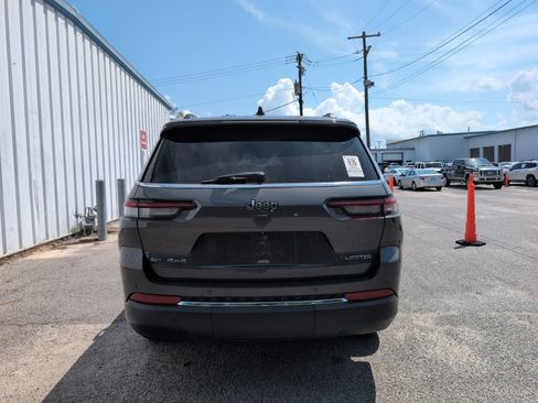 Used 2022 Jeep Grand Cherokee L Limited AWD/4WD image 7