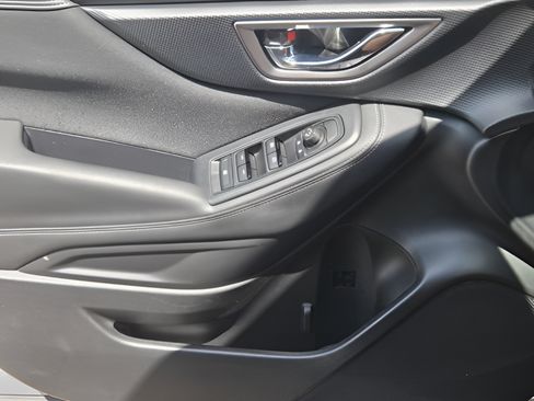 Used 2023 Subaru Forester Premium AWD/4WD image 5