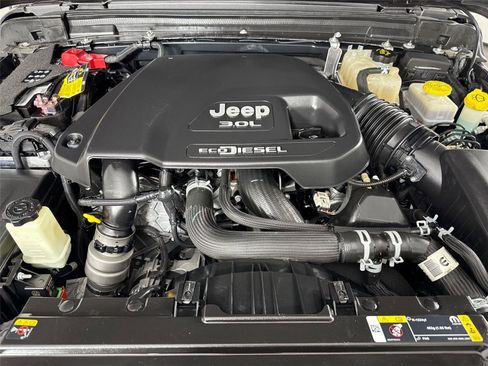 Used 2021 Jeep Wrangler Unlimited Sahara AWD/4WD image 42