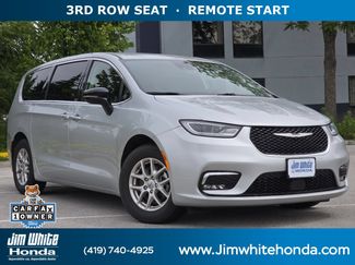 Used 2024 Chrysler Pacifica Touring-L FWD video 1