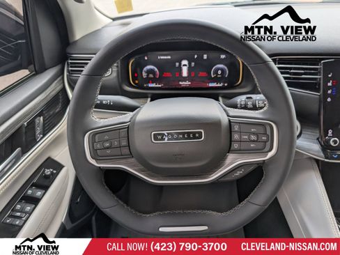 Used 2023 Jeep Wagoneer Series III w/ Convenience Group I AWD/4WD image 14
