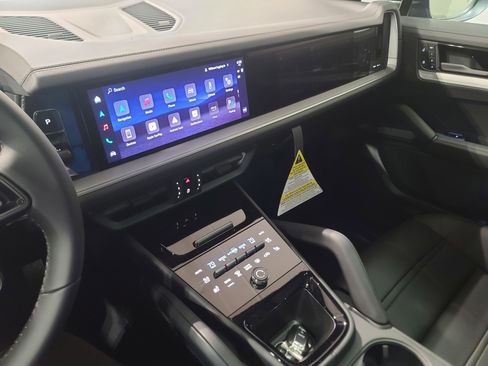 New 2026 Porsche Cayenne image 20