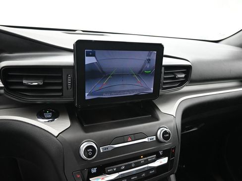 Used 2020 Ford Explorer XLT w/ Comfort Package image 35