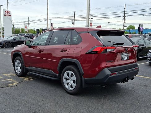 Used 2025 Toyota RAV4 LE AWD/4WD image 4