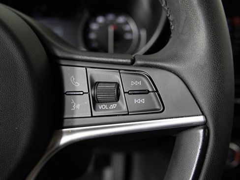 Used 2018 Alfa Romeo Giulia Base w/ Nero Edizione image 31