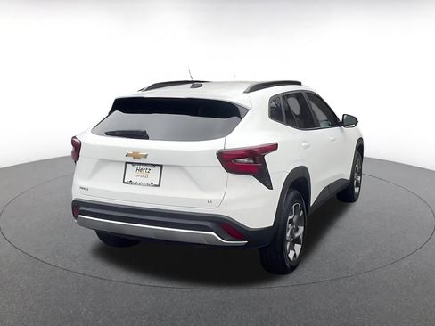 Used 2025 Chevrolet Trax LT image 14